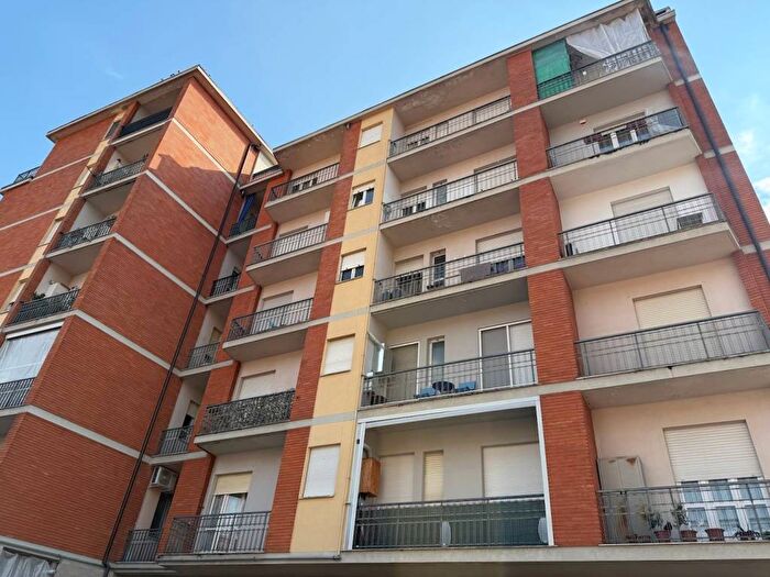 Appartamento bilocale in affitto in Via della Gualderia, Centro Storico, Chieri