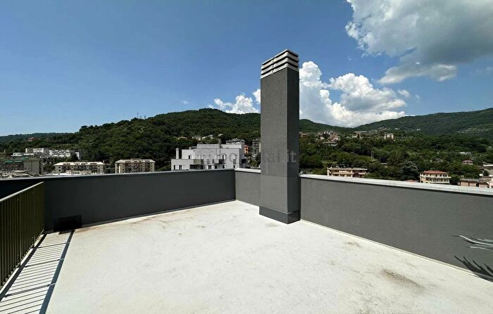 Appartamento con 7 locali in vendita in Via Molassana, Genova