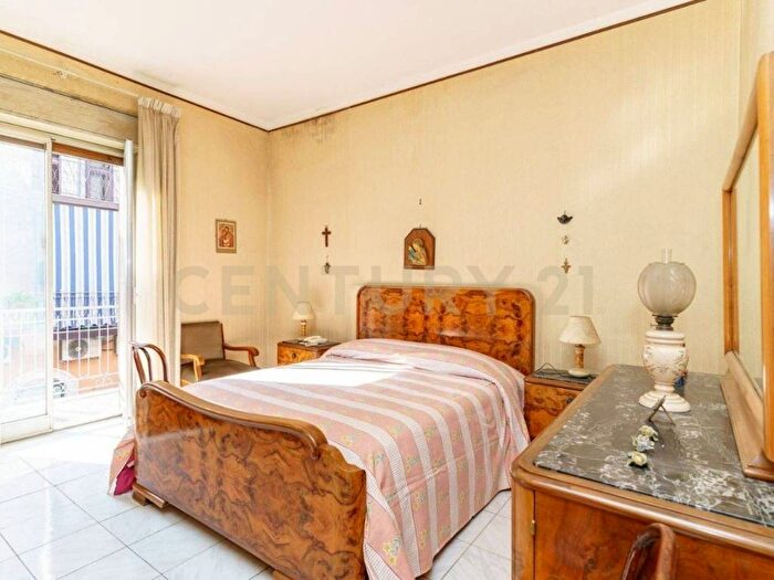 Appartamento con 6 locali in affitto in Via Francesco Petrarca, Paternò