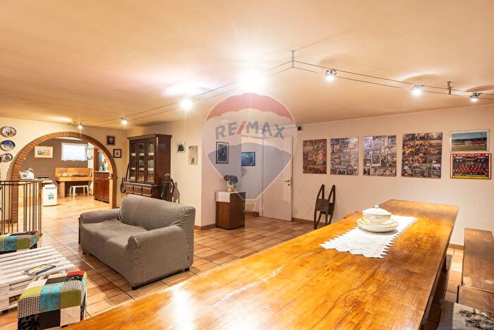 Casa con 5 locali in vendita in Via Vittime della Pertite, Piacenza