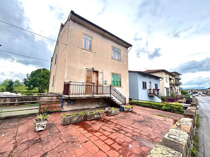 Casa trilocale in vendita in Via Pratese, Montale