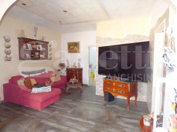 Appartamento trilocale in vendita in Via Ugo La Malfa, Bagheria