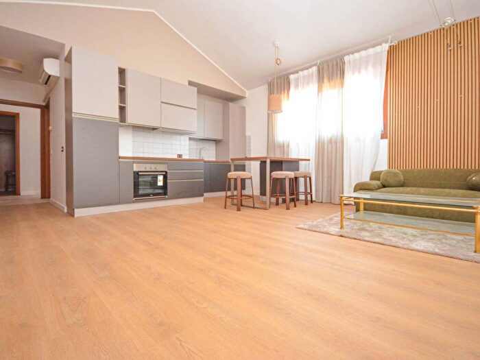 Appartamento trilocale in affitto in Viale Giuseppe Verdi, Centro, Altavilla Vicentina