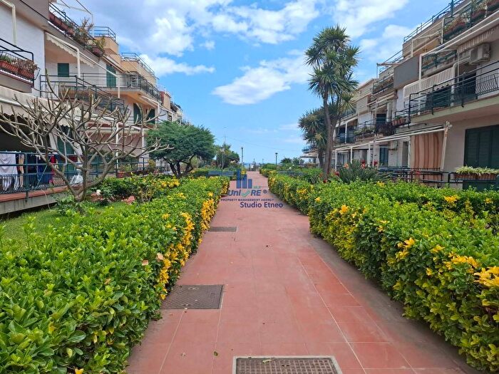 Appartamento quadrilocale in affitto in Via Spiaggia, Centro, Mascali