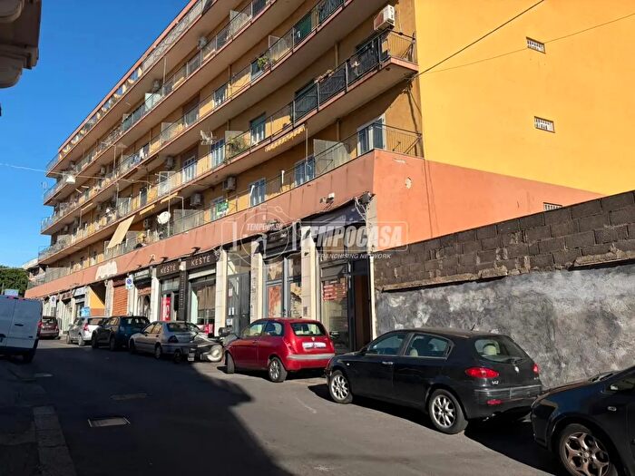 Appartamento trilocale in vendita in Catania
