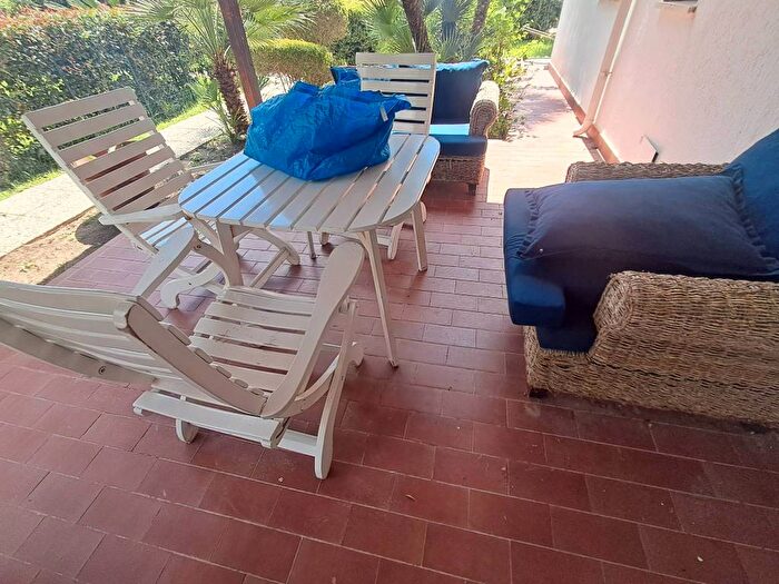 Casa trilocale in affitto in Viale delle Regioni, Montepaone Lido, Montepaone