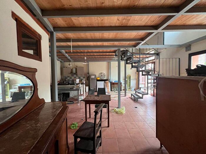 Appartamento trilocale in affitto in Via Enrico Malatesta, Riglione Oratoio, Pisa