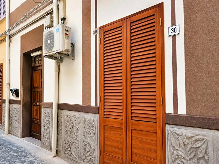 Appartamento trilocale in vendita in Via Fratelli Campo, Palermo