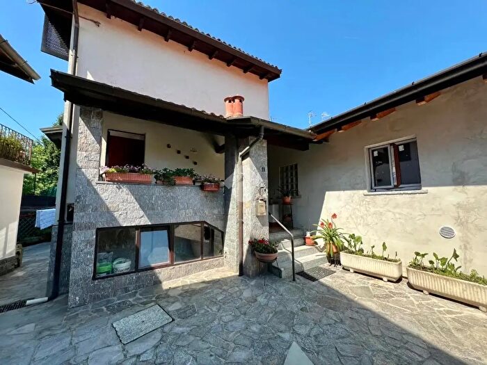 Casa trilocale in vendita in Via Conte Verde, Varese