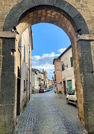 Appartamento trilocale in vendita in Via Luigi Cadorna, Valentano