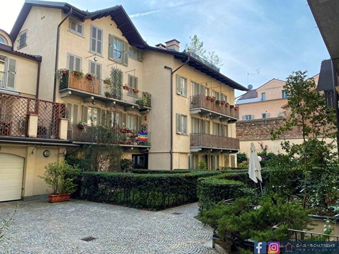Appartamento bilocale in affitto in Via San Massimo, Via della Rocca, Torino