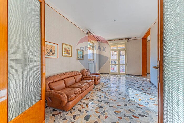 Appartamento con 7 locali in vendita in Via Flumenargia, Sassari