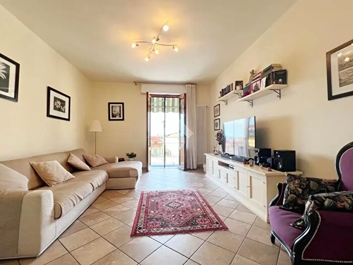 Appartamento con 5 locali in vendita in Via Antonio Pacinotti, Prato