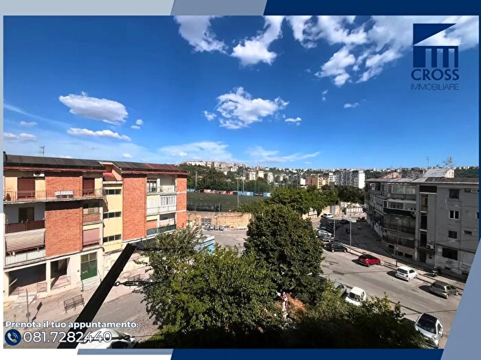 Appartamento quadrilocale in vendita in Via Tertulliano, Napoli