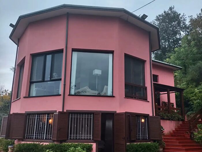 Casa con 10 locali in vendita in Via Ca Fabbro, MontescudoMonte Colombo