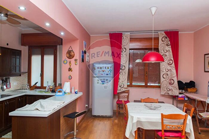 Appartamento con 5 locali in vendita in Via Regina Margherita, Fiumefreddo Di Sicilia