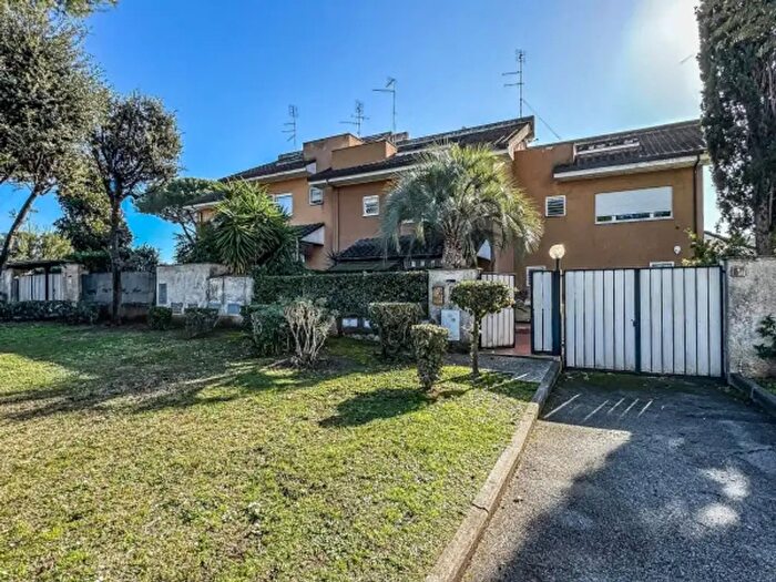 Casa con 6 locali in vendita in Via Aristonico dAlessandria, Roma