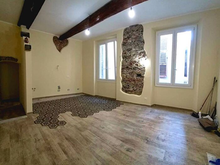 Appartamento trilocale in vendita in Vico dei Droghieri, Maddalena, Genova
