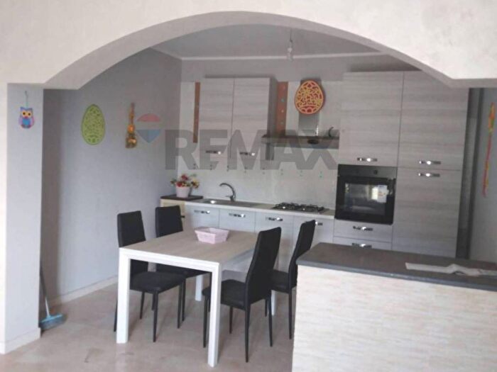 Appartamento trilocale in affitto in Centro, Castelforte