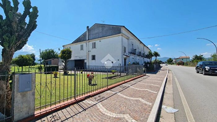 Casa con 14 locali in vendita in Via Nazionale, Dugenta