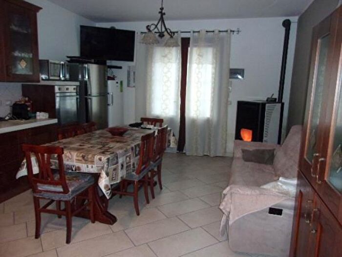 Casa con 6 locali in vendita in Via Ravegnana, Ravenna