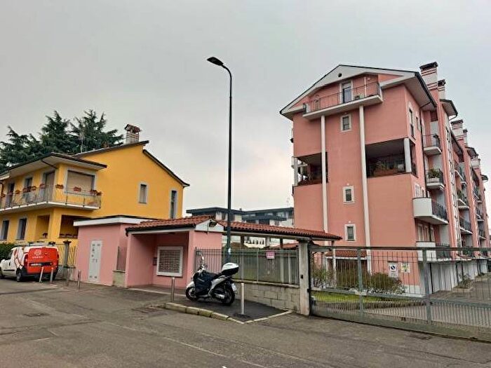 Appartamento bilocale in affitto in Via Calizzano, Comasina, Milano