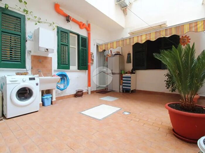 Appartamento quadrilocale in vendita in Via Sibari, Palermo