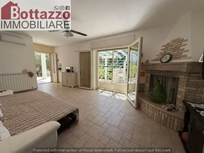 Casa quadrilocale in vendita in Via Loira, Torricella