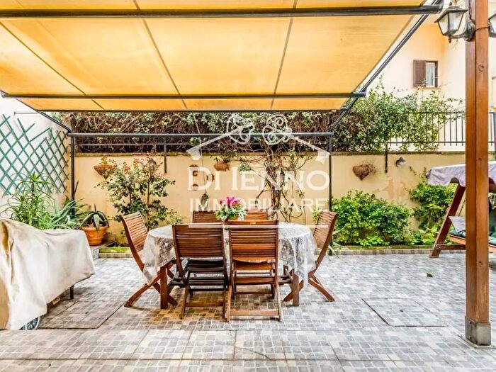 Appartamento quadrilocale in vendita in Via Paolo V, Roma