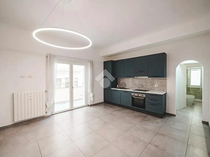 Appartamento trilocale in vendita in Corso di Francia, Roma