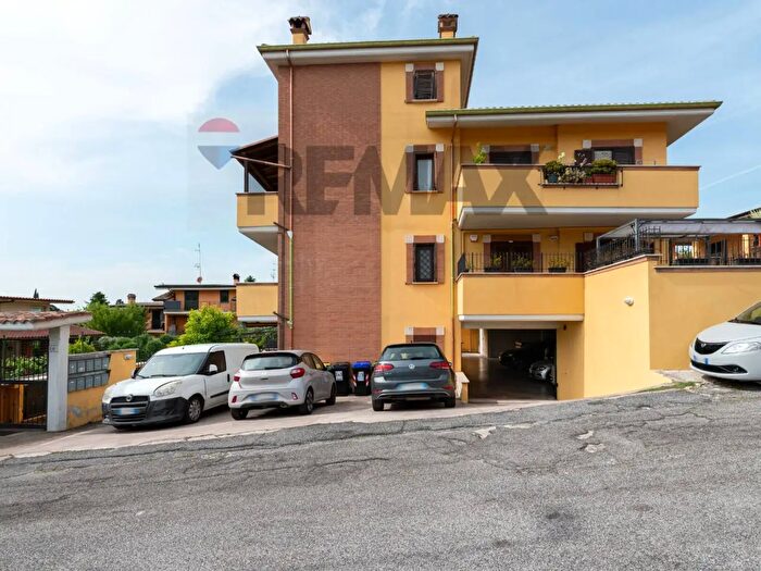 Appartamento trilocale in affitto in Via Tevere C, Mentana