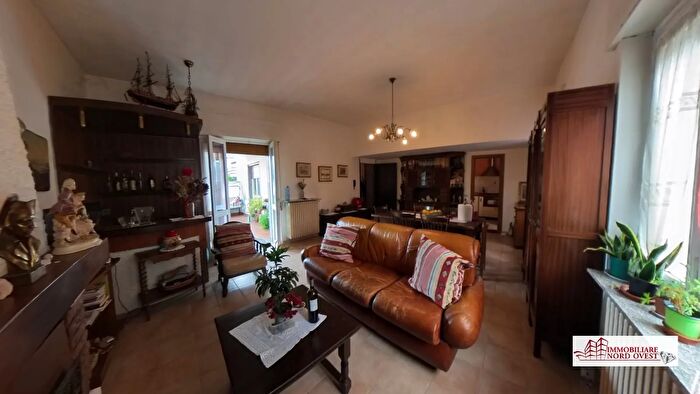 Appartamento quadrilocale in vendita in Via Umberto I, Casorezzo