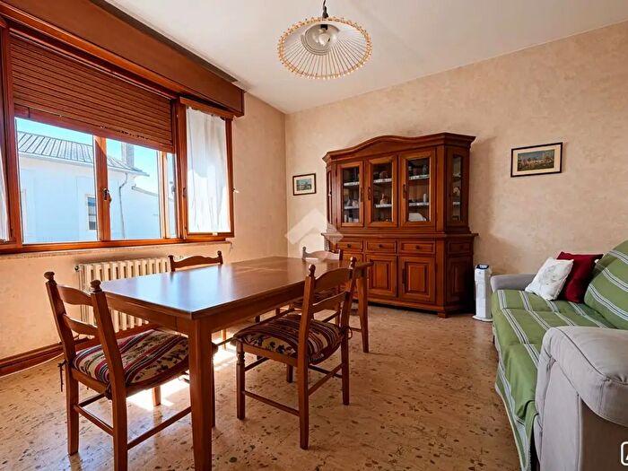 Casa con 5 locali in vendita in Via Europa, Suzzara