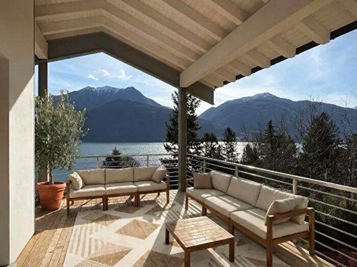 Casa con 5 locali in vendita in Via Crotti Alti, Pianello Del Lario