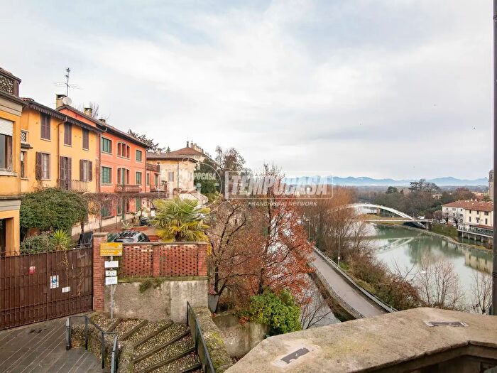 Appartamento trilocale in vendita in Piazza Cavour, Vaprio DAdda