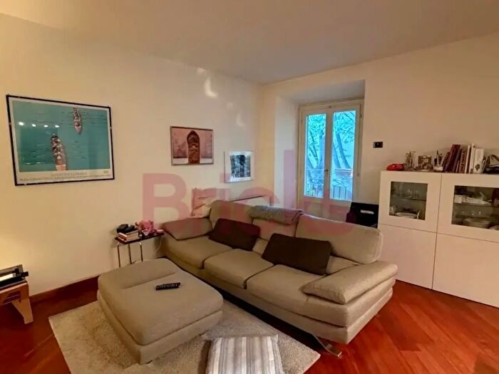 Appartamento trilocale in affitto in Via San Maurilio, Milano