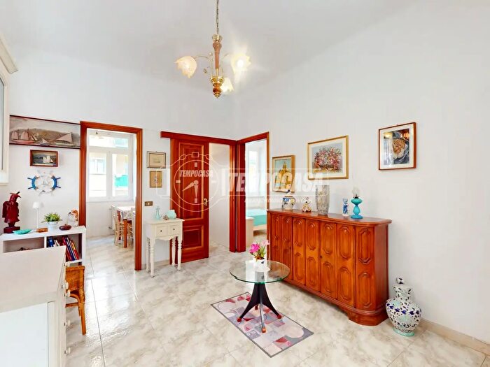 Appartamento trilocale in vendita in Via Garibotti, Santa Margherita Ligure