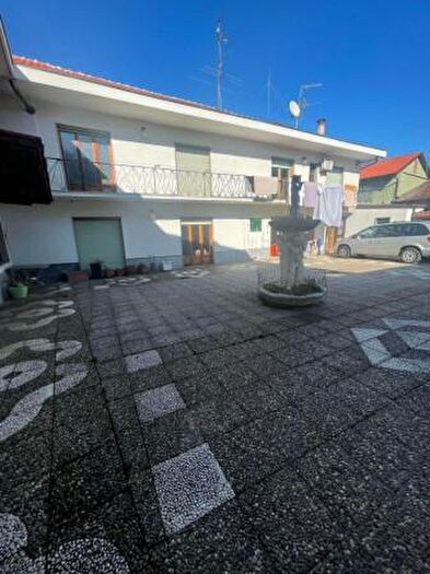 Casa con 6 locali in vendita in Via Nuova, Villareggia