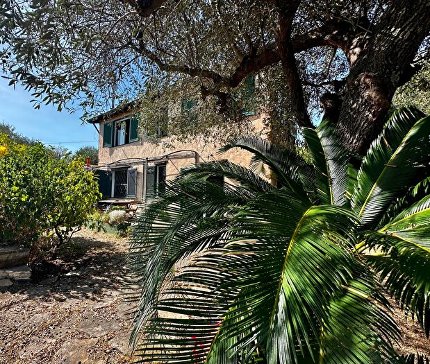 Casa trilocale in vendita in Via Madonna della Neve, Diano Castello