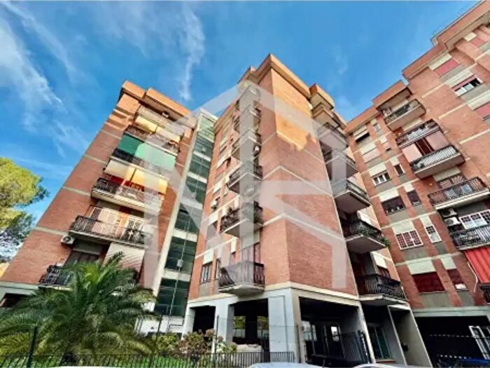 Appartamento trilocale in vendita in Via Alberto Calza Bini, Roma