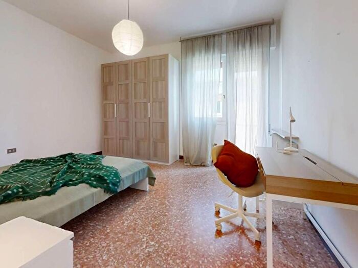 Appartamento con 5 locali in affitto in Via BISSOLATI, Mestre, Venezia