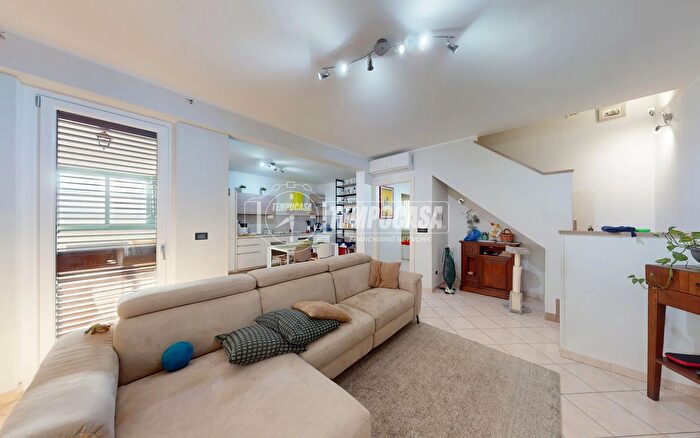 Appartamento con 5 locali in vendita in Via Michelangelo Buonarroti, Mappano