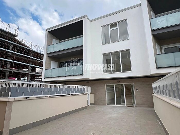 Appartamento trilocale in vendita in Secondo Vico Cavour, Parete