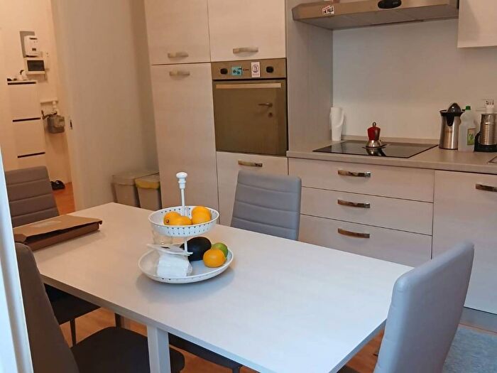 Appartamento trilocale in affitto in Via Maestri Campionesi, Cadore, Milano