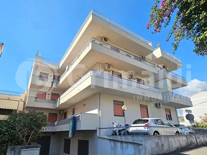 Appartamento quadrilocale in vendita in Via Sant'Antonio, Furci Siculo