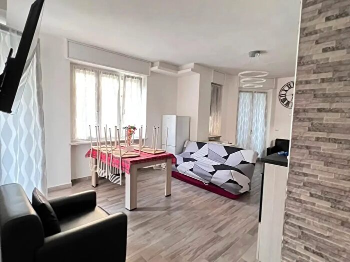 Appartamento trilocale in vendita in Via Cavagnolo, Torino