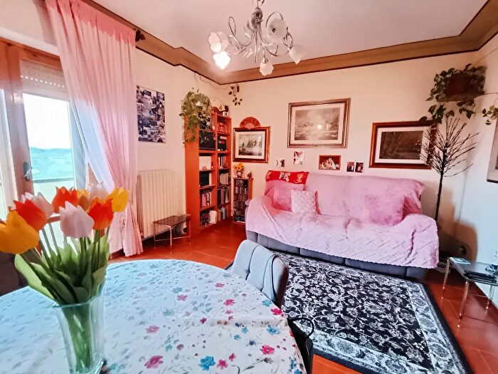 Appartamento quadrilocale in vendita in Via Porto, Tuoro Sul Trasimeno