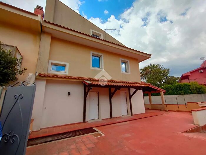 Casa trilocale in vendita in Via Asia, Ragusa