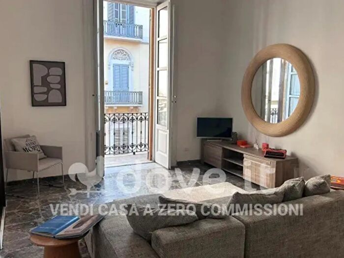 Appartamento con 6 locali in vendita in Via Regina Elena, Taranto