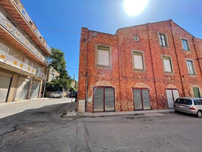 Appartamento con 6 locali in vendita in Via Enrico Toti, Canicatti